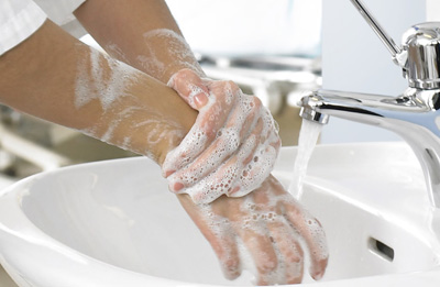 Dozowniki do mydła w służbie higienie rąk.