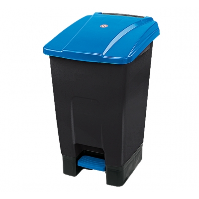 Pojemnik na odpady w kolorze niebieskim z wygodnym do przemieszczania uchwytem